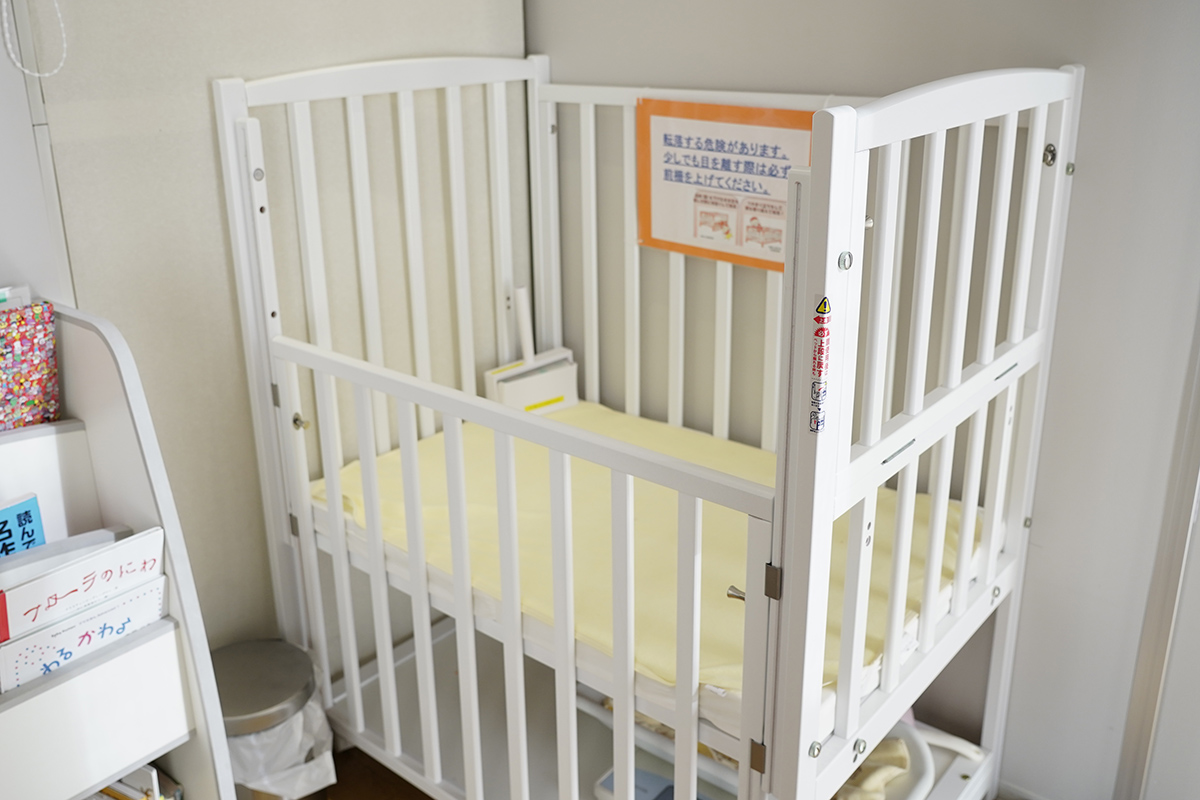 ベビーベッド